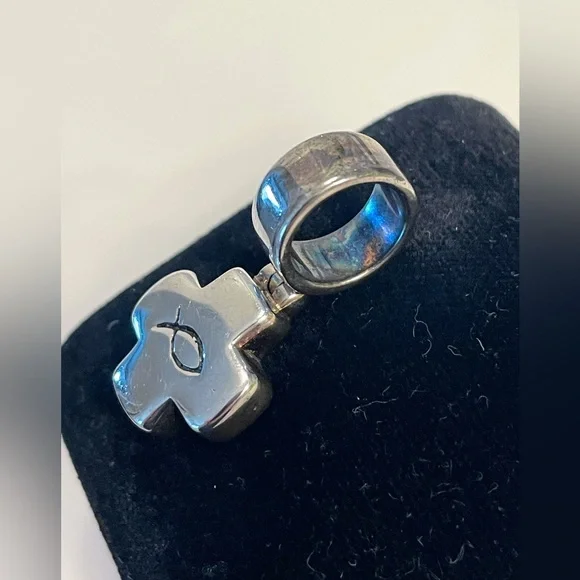 Silpada Sterling Silver Cross Pendant. - Picture 3 of 4